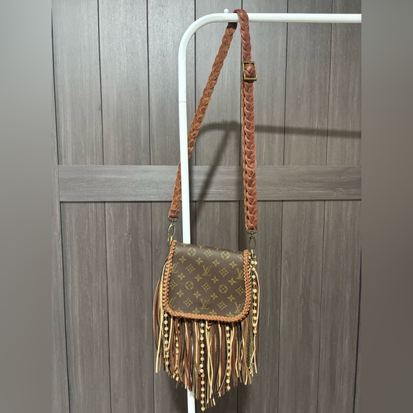Vintage Boho Handbags - Louis Vuitton crossbody purse